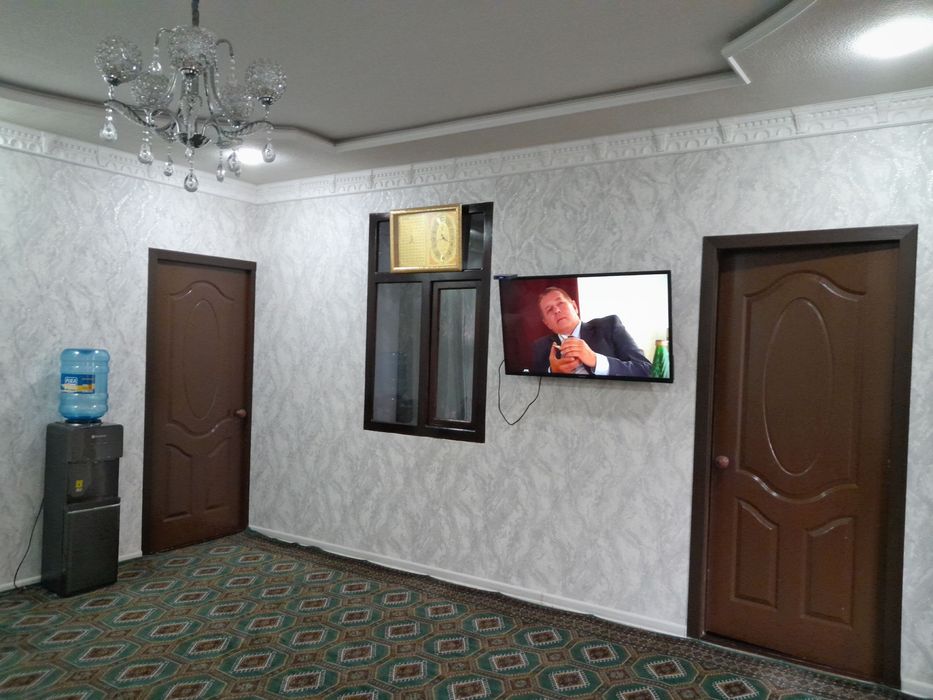 Yakkasaroyda uchaska sotiladi 3, sotiglik 12 xona 3 ta san uzel