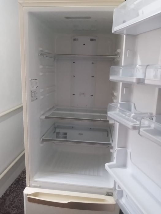Продаётся холодильник Самсунг