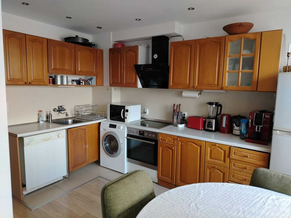 Продава се Тристаен апартамент в Пазарджик, Център - 91 кв.м за 729 €/кв.м - Снимка #2