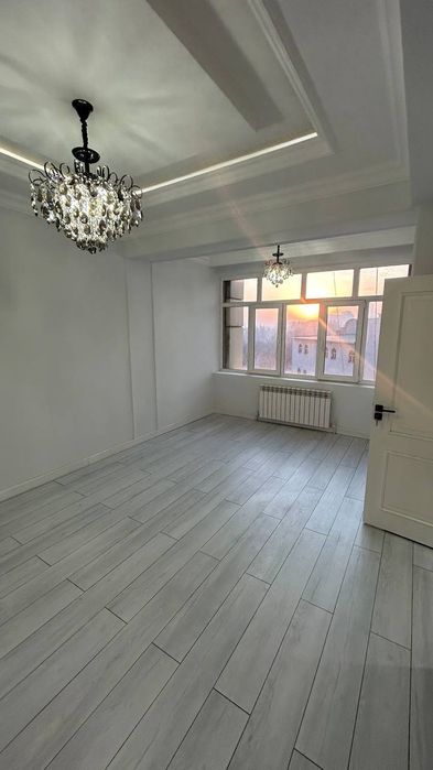 Новостройка квартира в центре, 155 м2