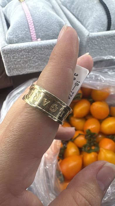 Золотое кольцо новое продам