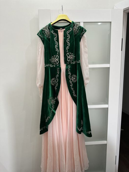 Кажекейлер , Бишпент, Камзол бар