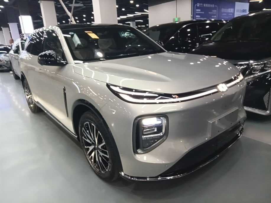 CHANGAN NEVO Q07 215 Prestige Edition
