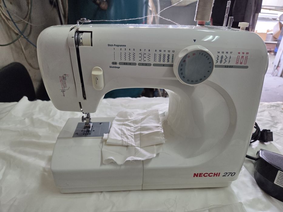 Masina de cusut Necchi 270