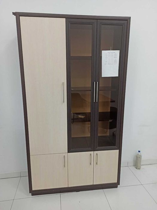 Офисный мебель - стол, стул, шкаф, диван, кресло продается б/у.