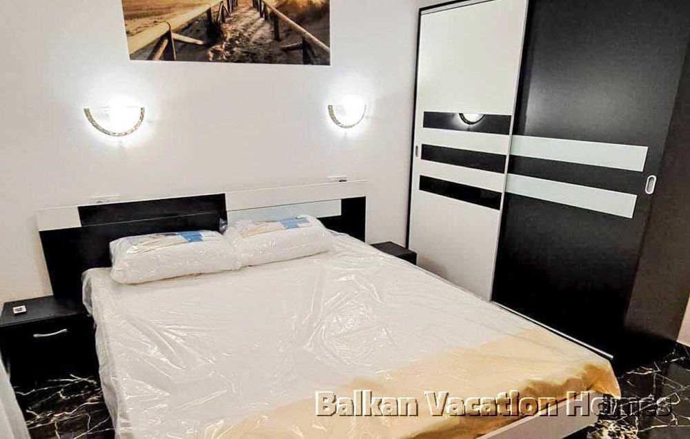 Spacious three-room luxurious apartment on the beach in Obzor