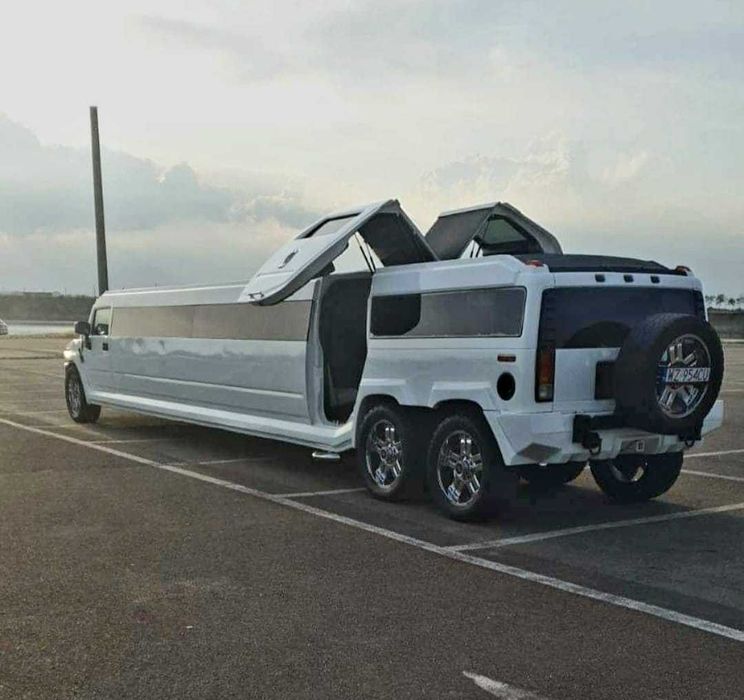Limuzina de inchiriat Hummer H2 Inchiriez Limuzina Hummer H2