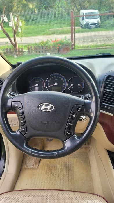 Vând Hyundai Santa Fe