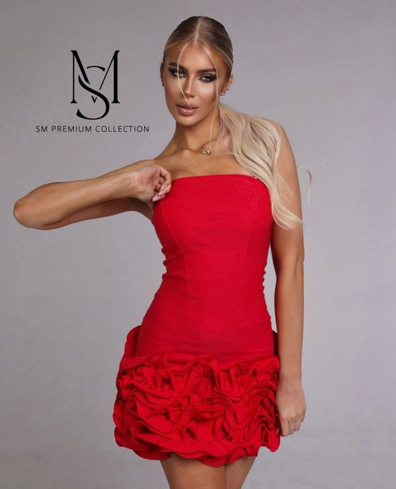 Дамска къса червена рокля подходяща за официални поводи