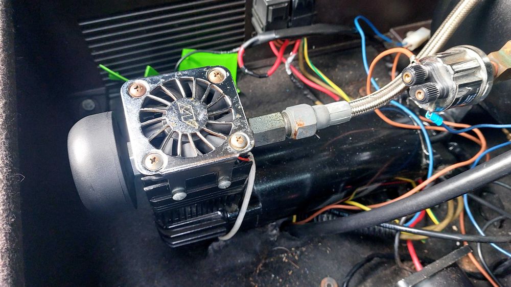 Компресор за автомобил професионален!