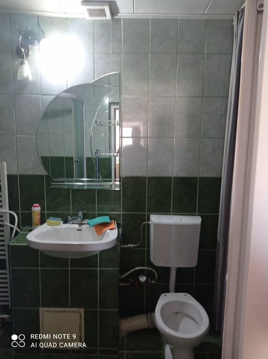 Inchiriez garsoniera