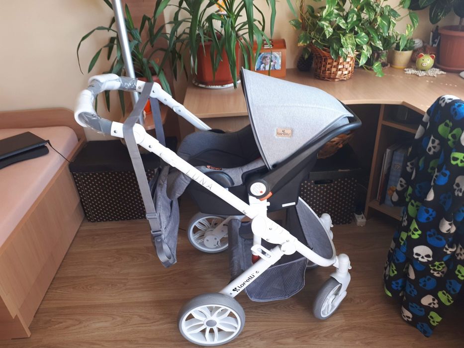 Количка лорели луна