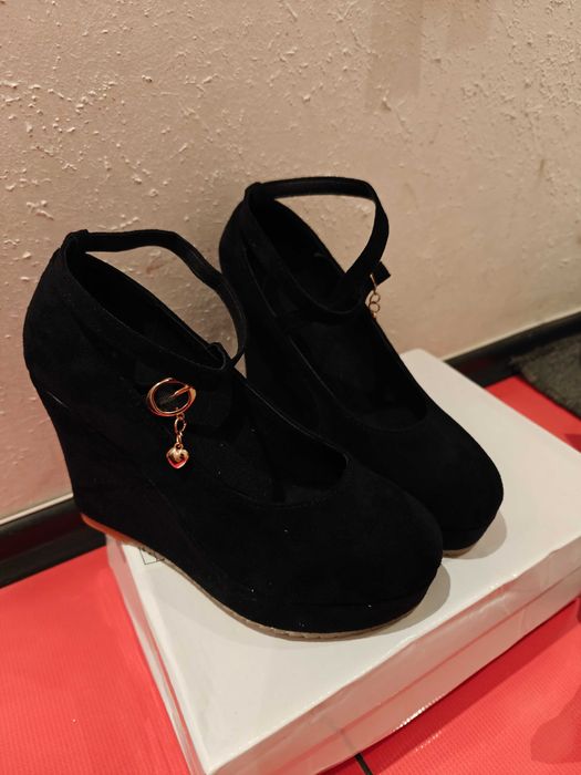 Обувки на платформа