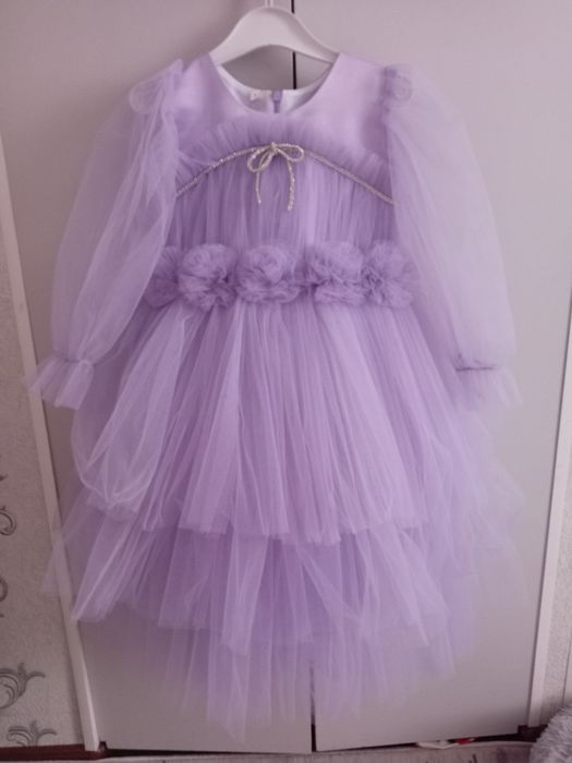 Продам нарядные платья