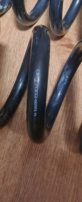 Пружины передние Hilux 2014