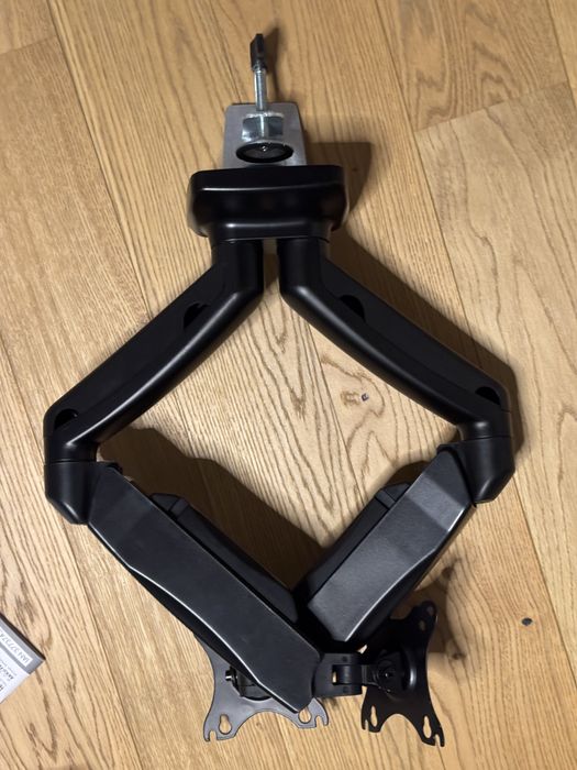 Suport dublu pentru monitoare