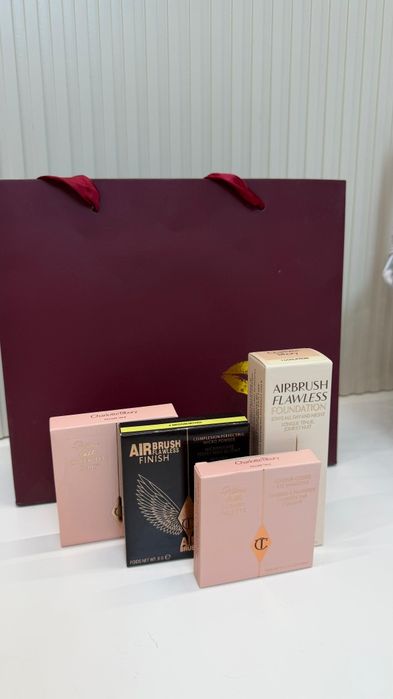 Набор косметики Charlotte Tilbury