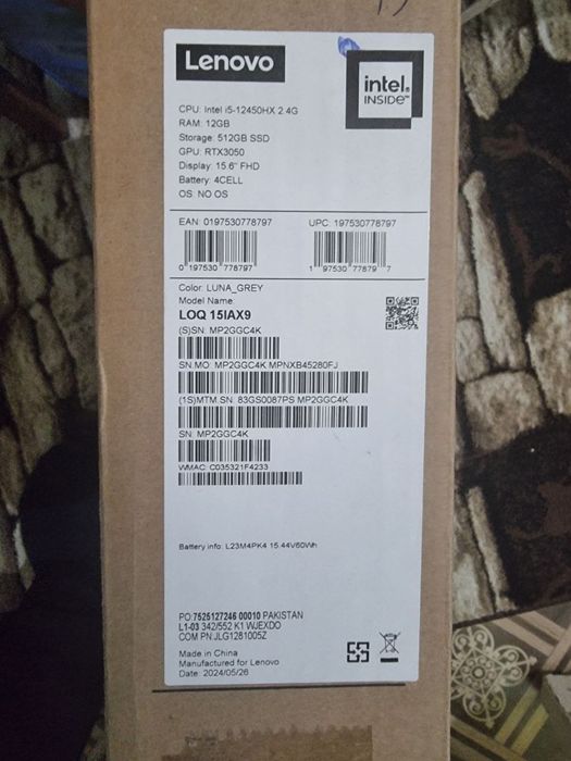 Lenovo noutbuk sotiladi