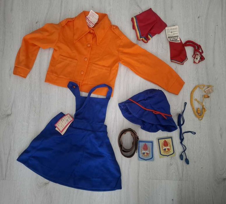 Vechi Costum Pionieri - Soimii Patriei - Colectie - Comunist - Vintage