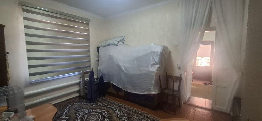 Срочно продаётся в центре  9.5 сот 10 ком