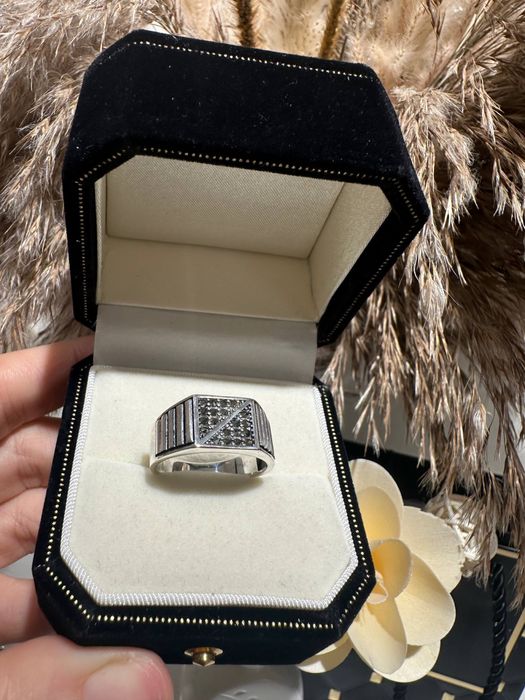 Серебряный шикарный перстень  Серебро 925 есть доставка