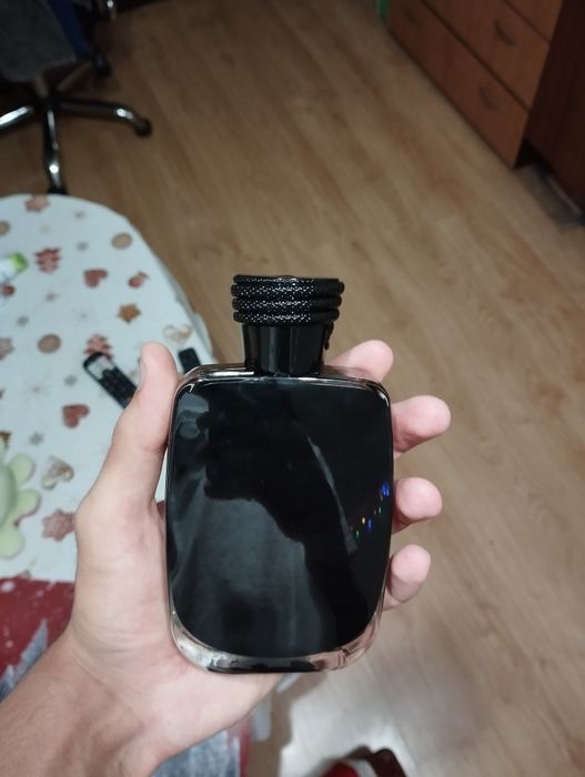Продавам зимен парфюм 100 ml