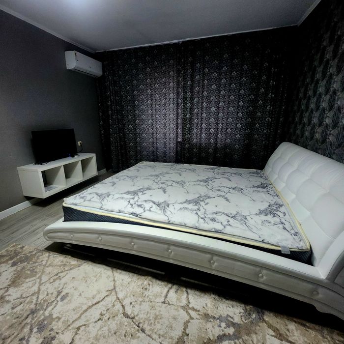 По часам в 6 ом . Чисто .