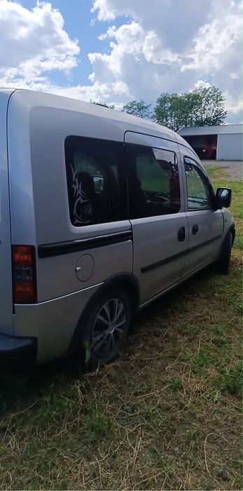 Dezmembrez Opel Combo 1.3 ecotec Euro 4