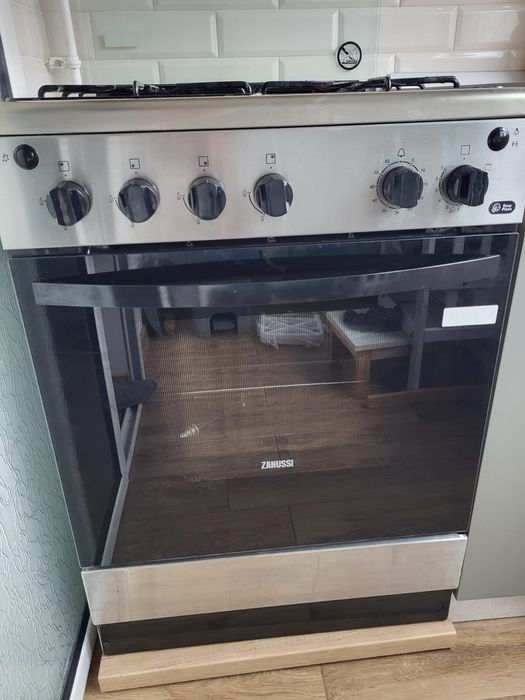 Vand Aragaz  Zanussi