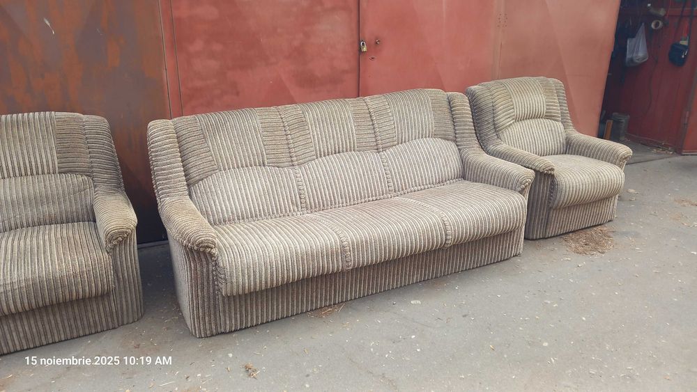 Vând piese de mobilier in stare buna