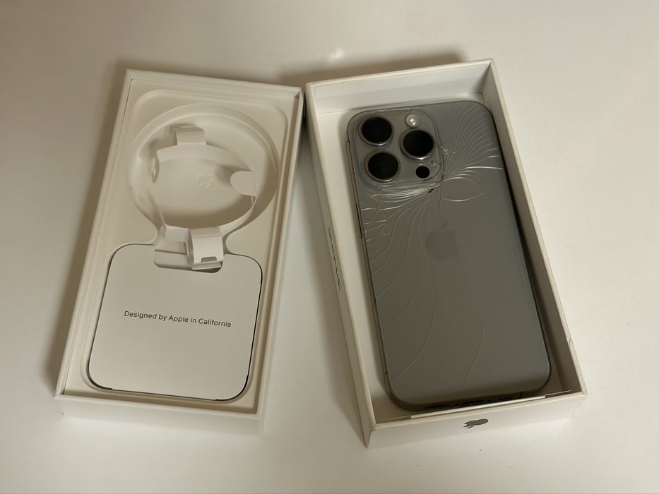 *Iphone 15  Pro*
