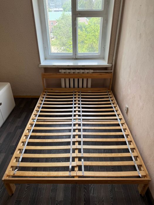 Продается кровать 2х спальная.