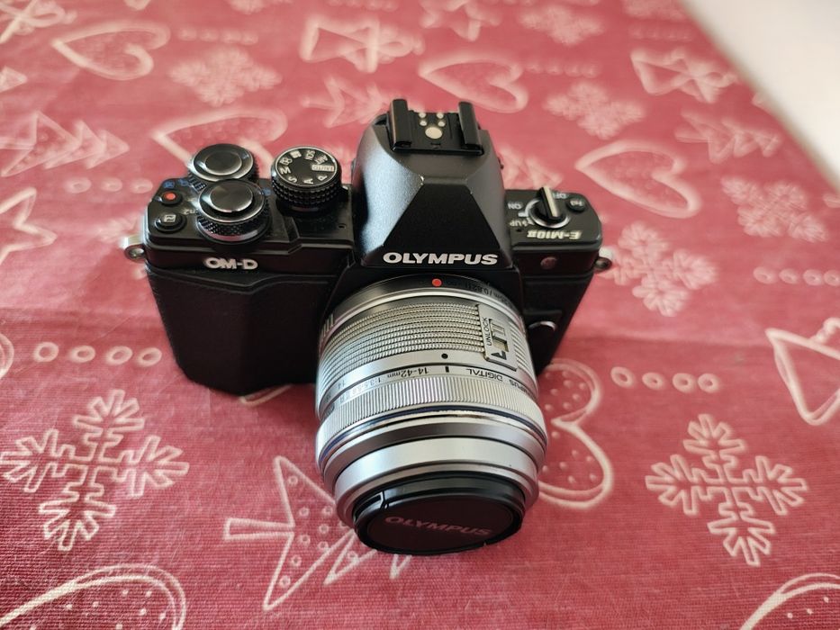 Aparat foto Olympus OMD M10 Mark II cu obiectiv