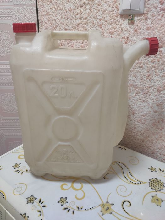 Бачок для воды пластик