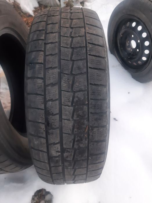 Шины зимние 215 65 R16