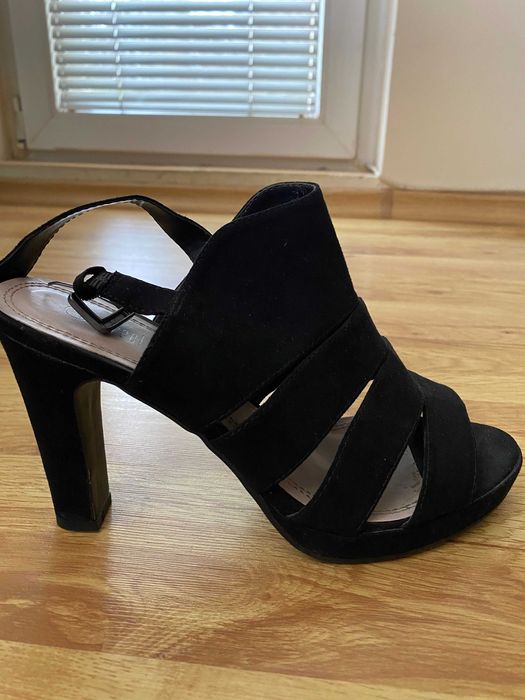 Отворени обувки с висок ток