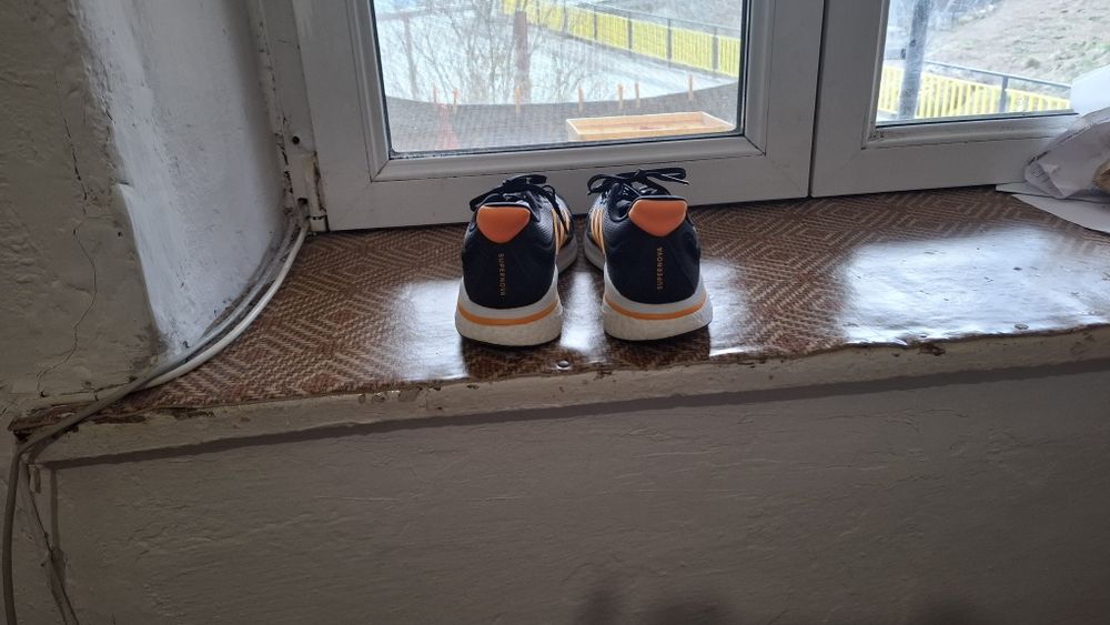 Маратонки супер. Нова. М