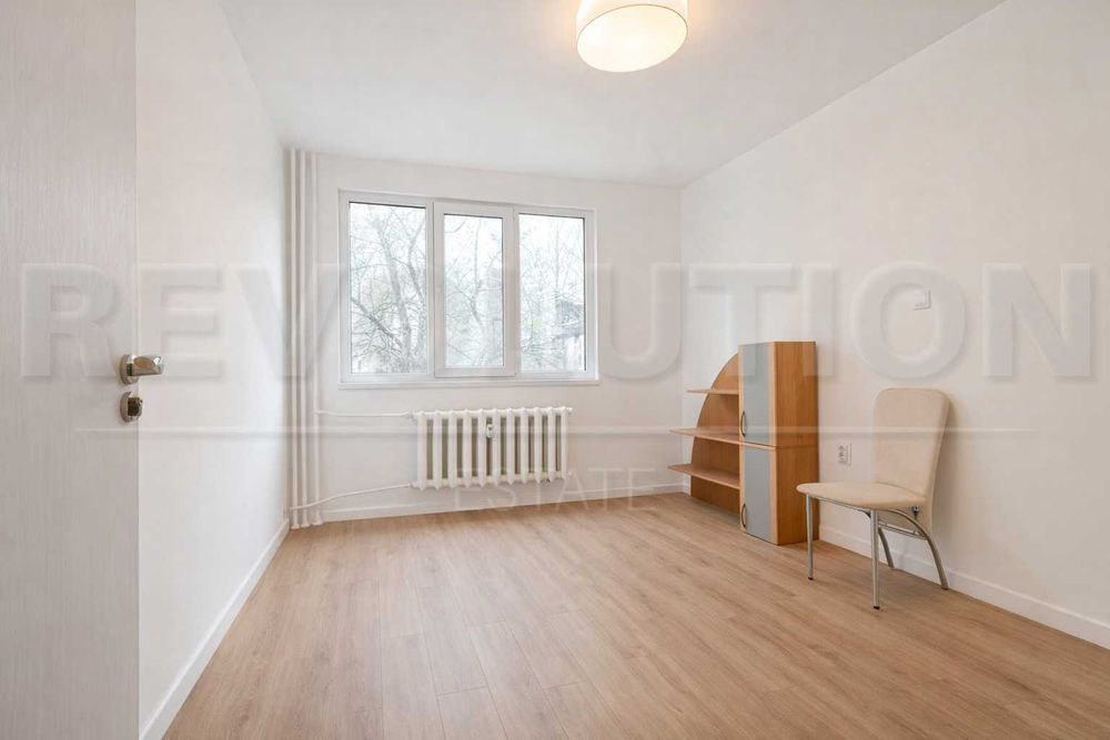 Тристаен апартамент в ж.к. Гео Милев