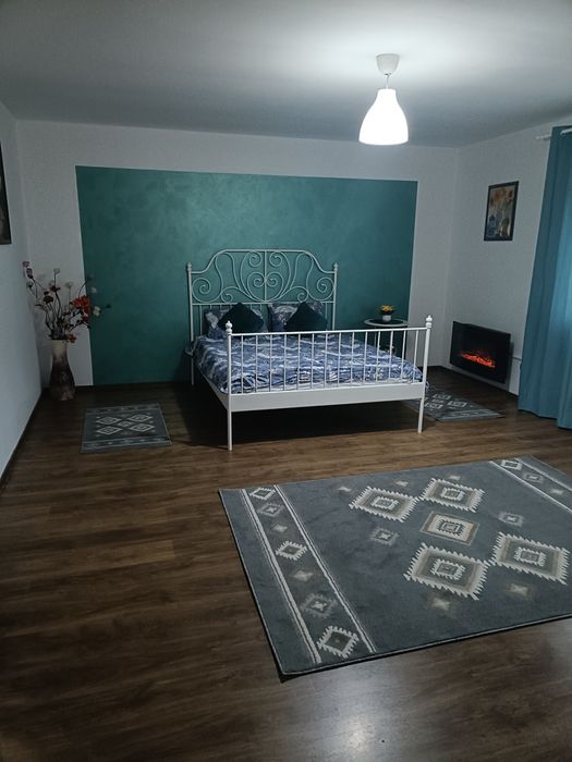 De închiriat apartament cu utilități incluse in preț și fara garanție!