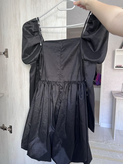 Элегантное чёрное платье