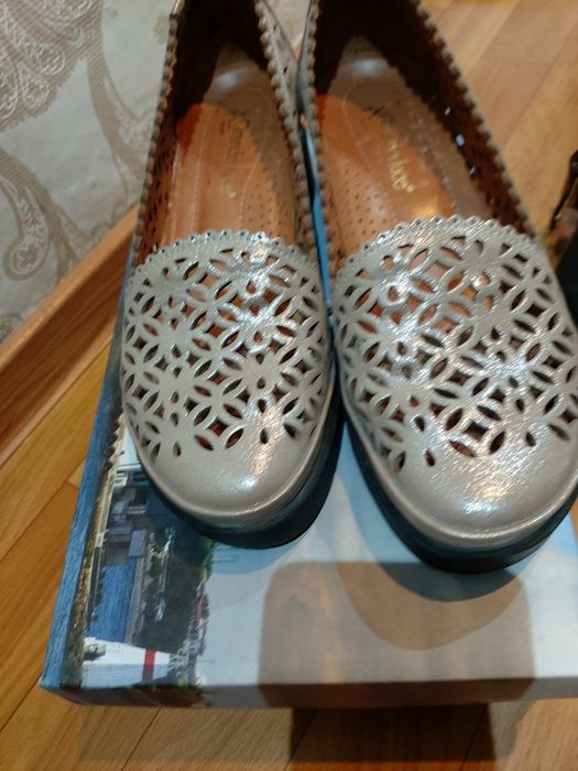 Продам  женскую обувь