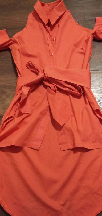 Модерна дамска асиметрична прасковено-розова риза туника, голи рамене