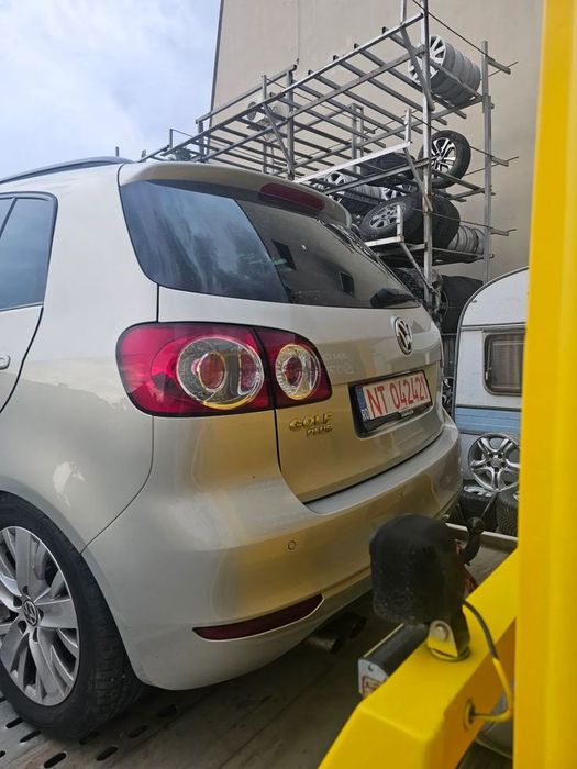dezmembrez vw golf 6 + plus 1.4 tsi cod motor cax an 2012