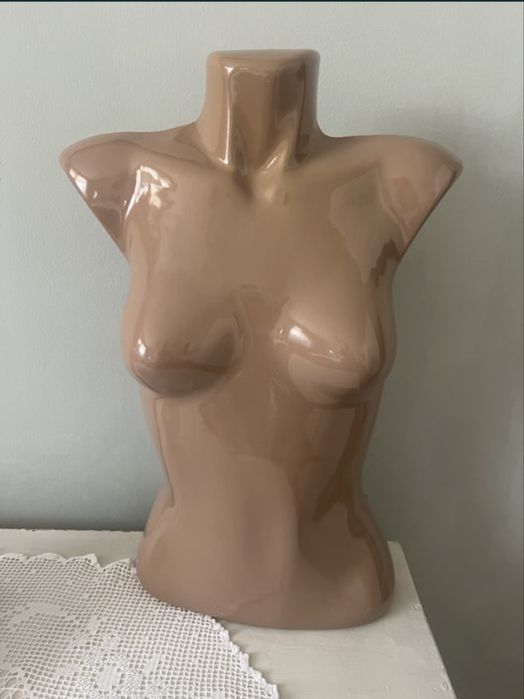 Манекени пластмаса