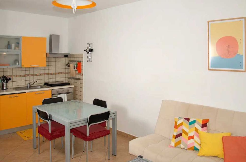 Дава се под наем Двустаен апартамент в Пловдив, Въстанически - 59 кв.м за 183.6 € - Снимка #1