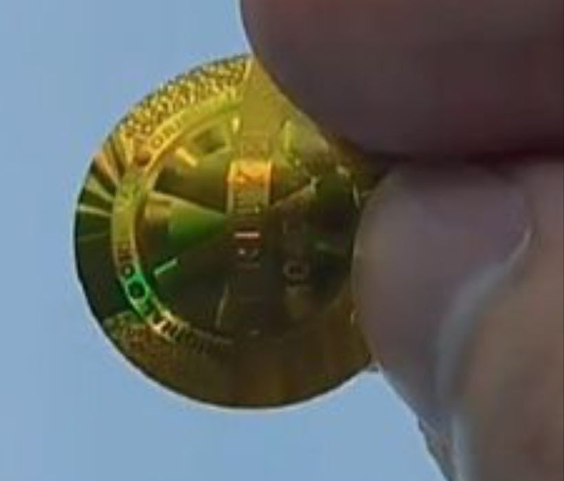 Гарантийные наклейки галаграфические