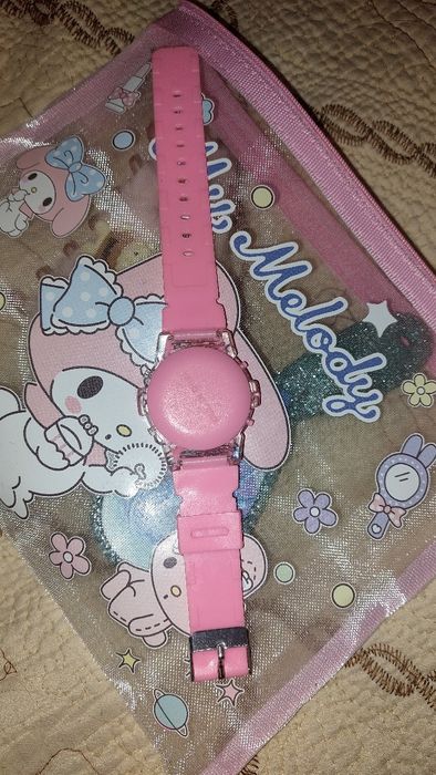 Продаются детские часы