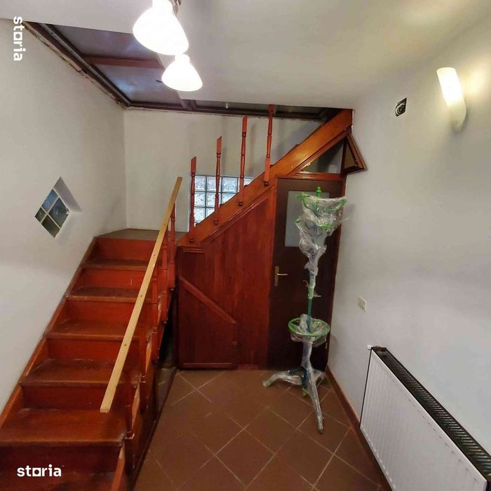 Casa Paulesti Langa Scoala Central