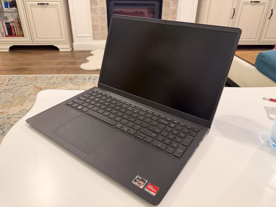 Laptop Dell Vostro 3525 -512 GB SSD-8GB RAM-Ryzen5-Stare excelenta