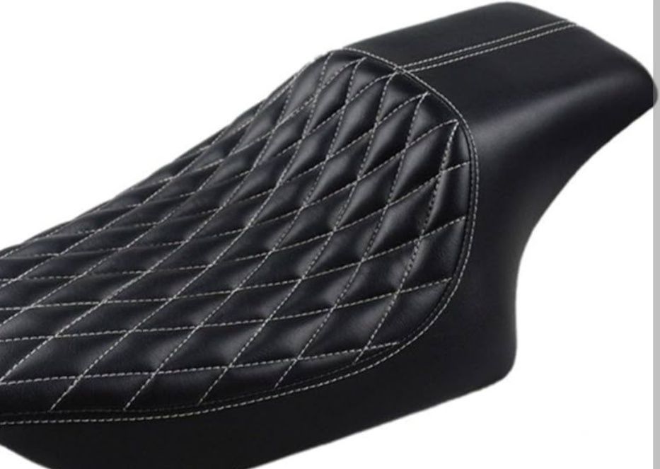 Претапициране на мото седалки